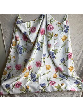 Floral-Print White Tablecloth With Pink Yellow & Blue Flowers - Pre-Owned